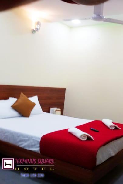 Hotel Terminus Square à Kurla Extérieur photo
