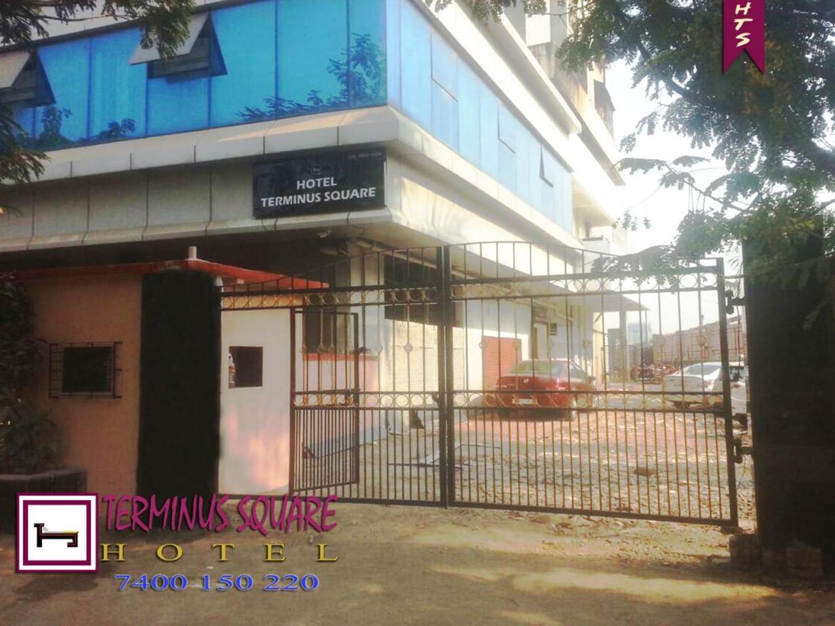 Hotel Terminus Square à Kurla Extérieur photo