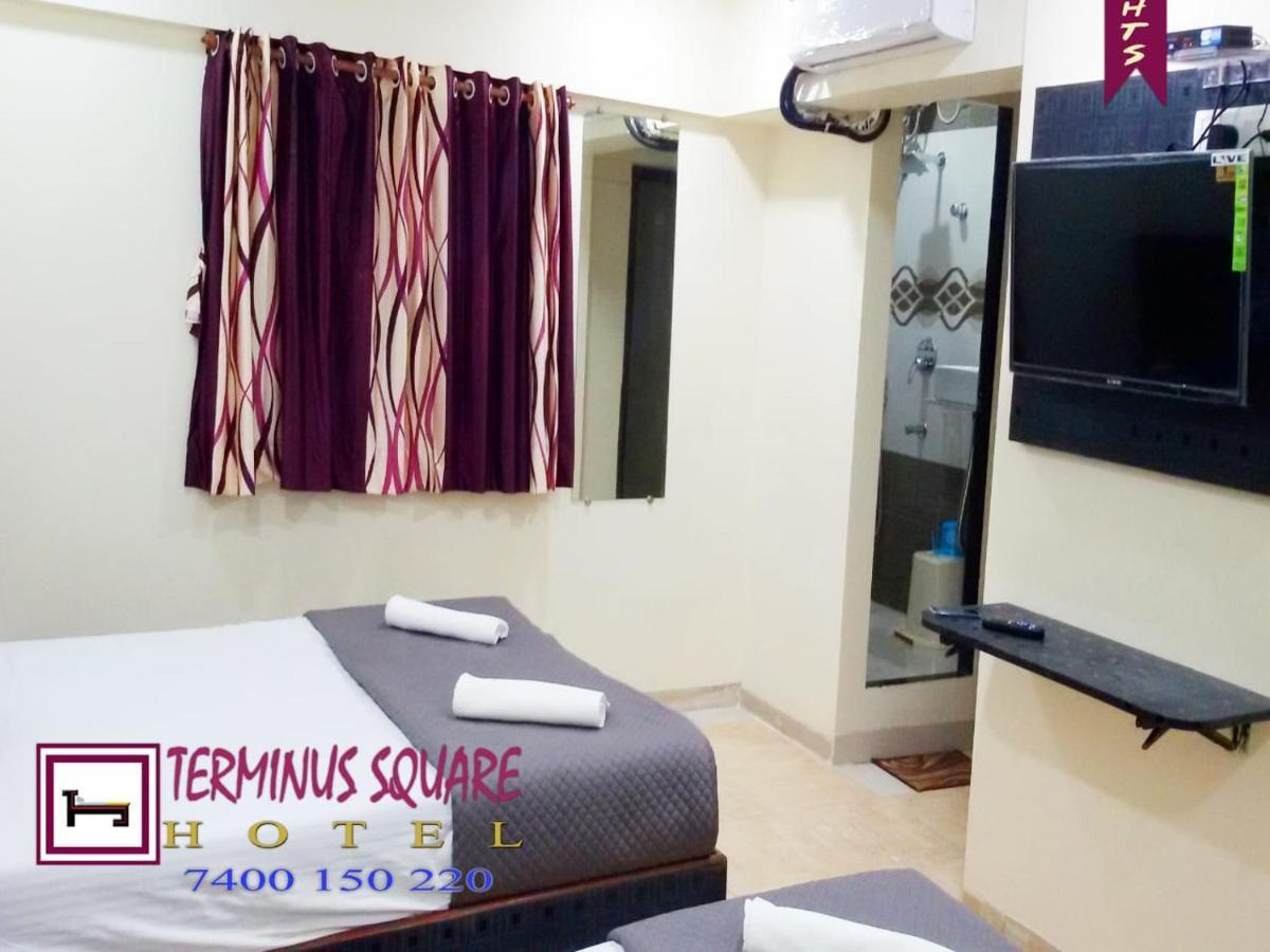Hotel Terminus Square à Kurla Extérieur photo