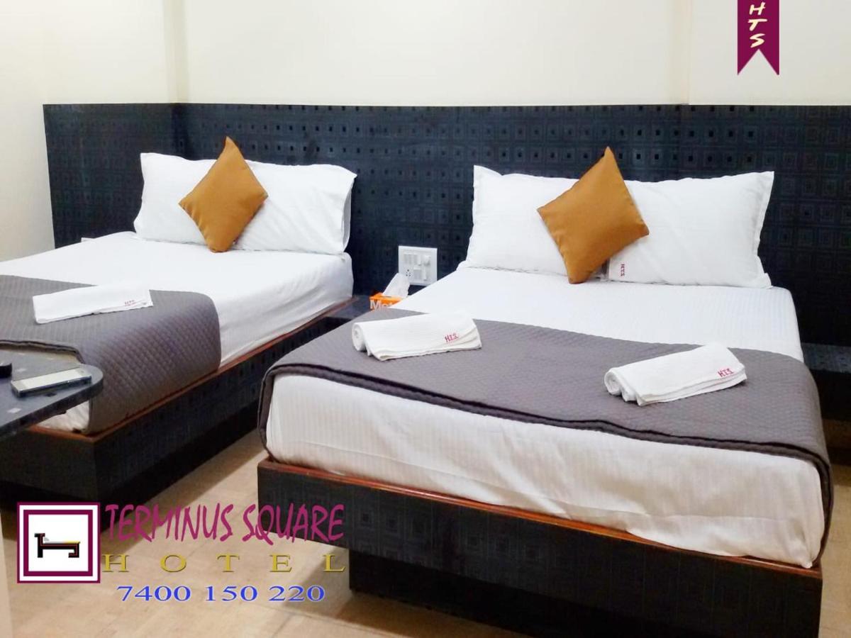 Hotel Terminus Square à Kurla Extérieur photo