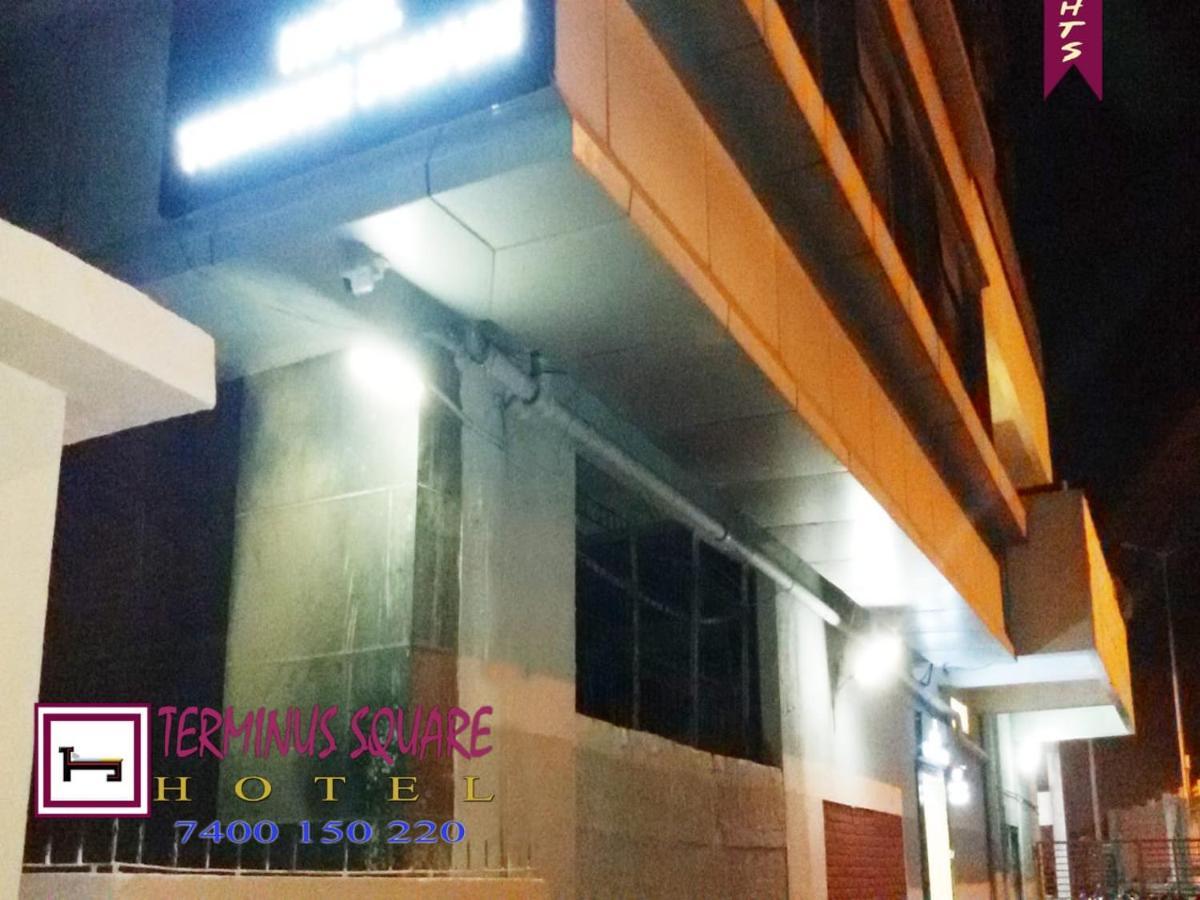 Hotel Terminus Square à Kurla Extérieur photo
