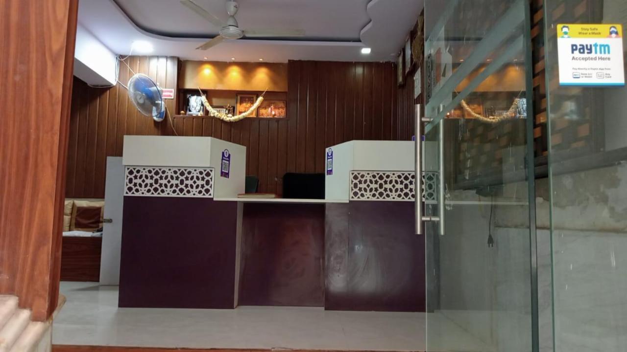 Hotel Terminus Square à Kurla Extérieur photo
