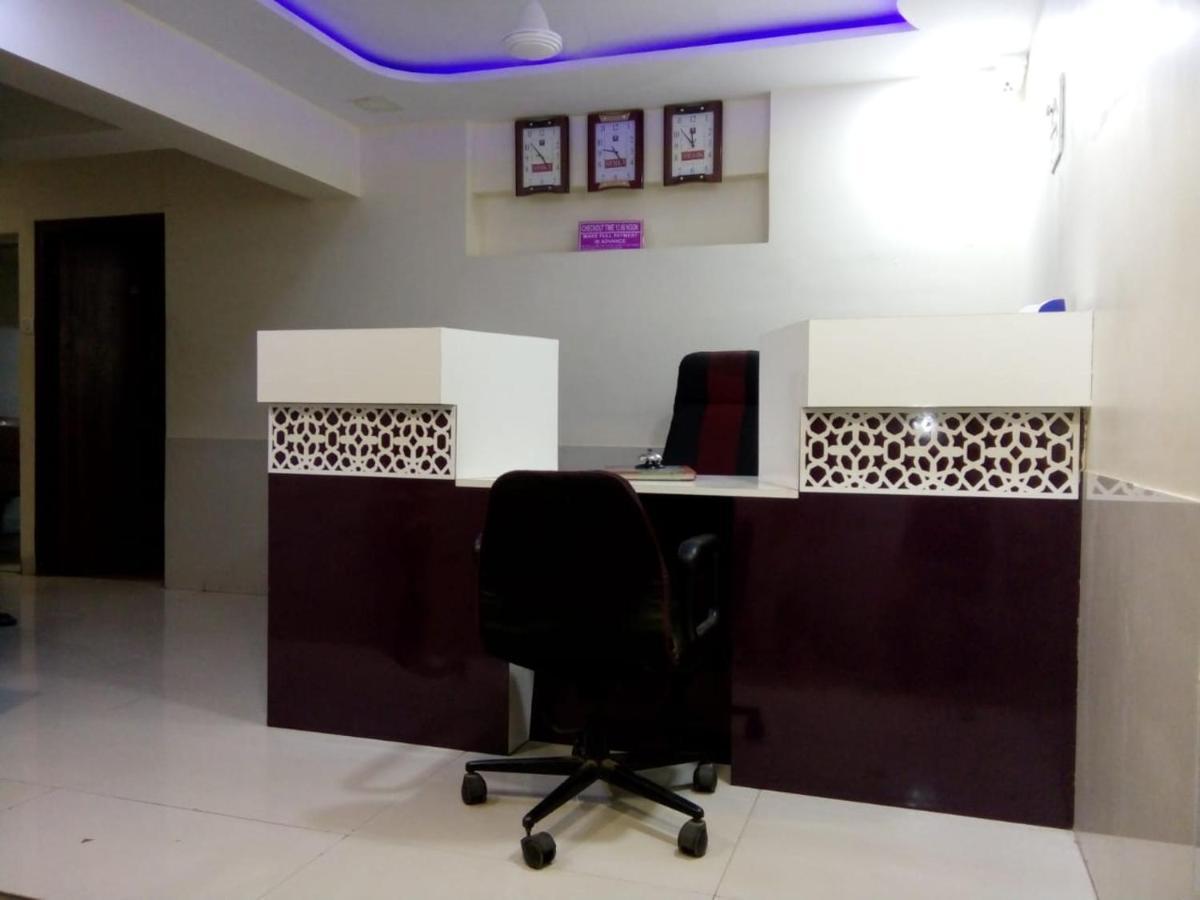 Hotel Terminus Square à Kurla Extérieur photo